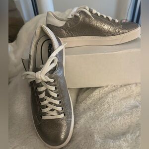Romika Silver and White Women's Sneakers 6.5 NEW